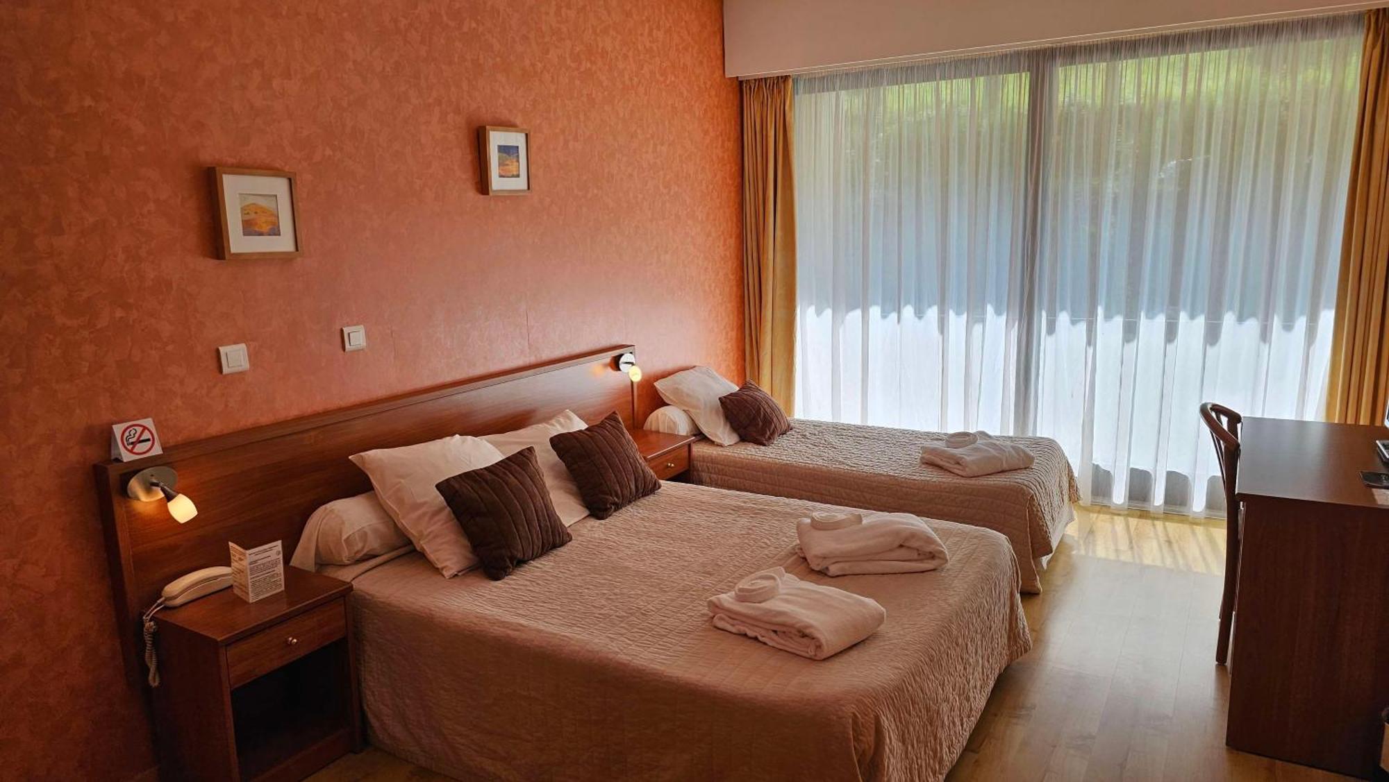 Brit Hotel Du Ban Chaudes-Aigues Exteriör bild