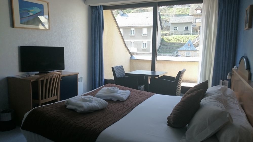 Brit Hotel Du Ban Chaudes-Aigues Exteriör bild