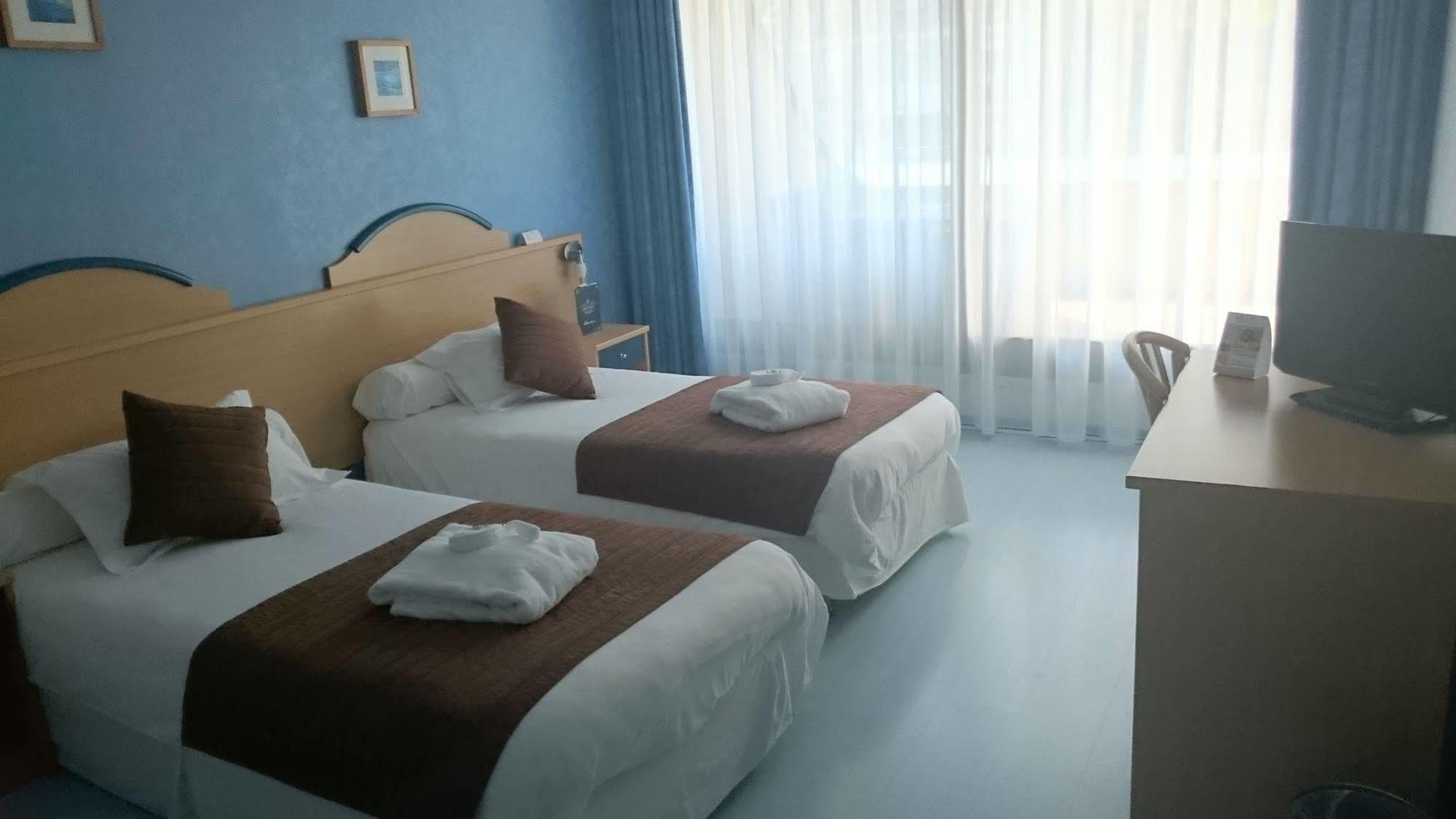 Brit Hotel Du Ban Chaudes-Aigues Exteriör bild
